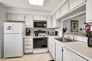 6866 Huntington Ln, Delray Beach, FL 33446 - Photo 24