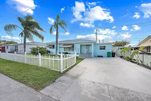 135 E 28th St, Riviera Beach, FL 33404 - Photo 4
