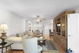 14 Colonial Club Dr, Boynton Beach, FL 33435 - Photo 8