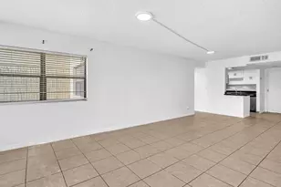 220 Lakeview Dr, Weston, FL 33326 - Photo 22