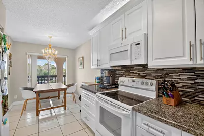 10092 Cedar Point Boulevard, Unit #305, Boynton Beach, FL 33437 - Photo 12