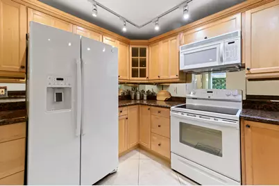 3589 S Ocean Boulevard, Unit #609, South Palm Beach, FL 33480 - Photo 10