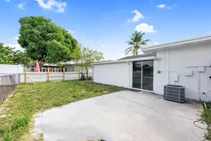 5075 Grant Ln, West Palm Beach, FL 33415 - Photo 20