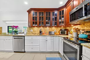 435 Pine Villa Dr, Atlantis, FL 33462 - Photo 16