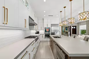 436 NE Wavecrest Way, Boca Raton, FL 33432 - Photo 8