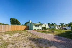1027 Beech Rd, West Palm Beach, FL 33409 - Photo 2