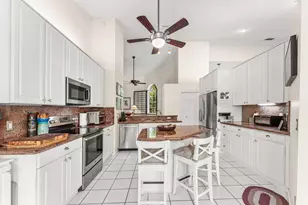 6861 Briarlake Cir, Palm Beach Gardens, FL 33418 - Photo 8