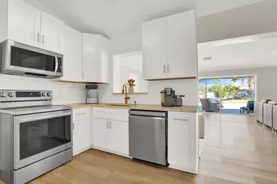 12980 Prosperity Farms Road, Palm Beach Gardens, FL 33410 - Photo 10