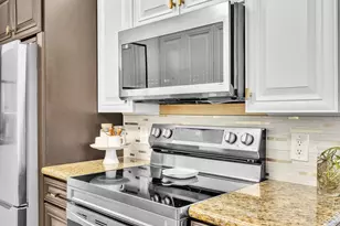 3025 Newport H, Deerfield Beach, FL 33442 - Photo 12