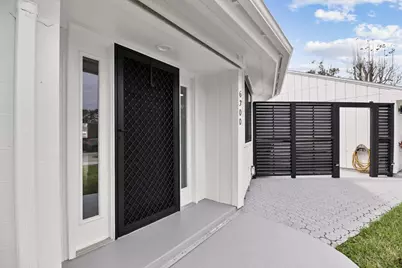 6300 SE Phillips Bend Avenue, Stuart, FL 34997 - Photo 8