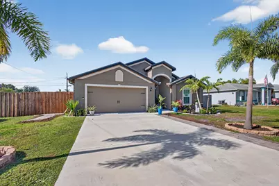 452 SE Asbury Lane, Port Saint Lucie, FL 34983 - Photo 4
