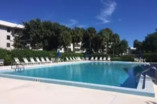 3826 Whitehall Dr, West Palm Beach, FL 33401 - Photo 2