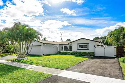 124 Oregon Lane, Boca Raton, FL 33487 - Photo 2