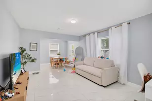 614 N E St, Lake Worth Beach, FL 33460 - Photo 4
