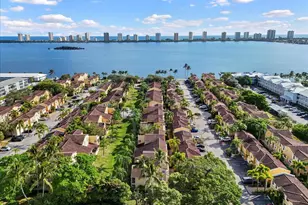 1015 Lake Shore Dr, Lake Park, FL 33403 - Photo 24
