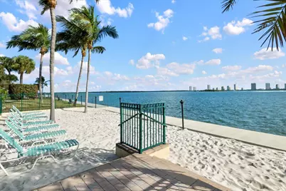 1015 Lake Shore Drive, Unit #105, Lake Park, FL 33403 - Photo 32