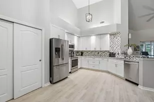 1632 SW Harbour Isles Cir, Port Saint Lucie, FL 34986 - Photo 10