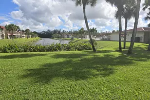 112 Lake Dora Dr, West Palm Beach, FL 33411 - Photo 2