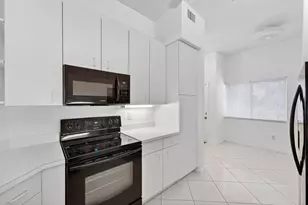 9599 Weldon Cir, Tamarac, FL 33321 - Photo 4