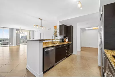 550 Okeechobee Boulevard, Unit #623, West Palm Beach, FL 33401 - Photo 14