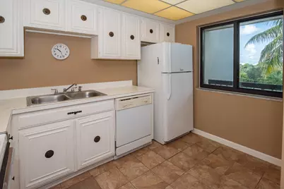 3050 Presidential Way, Unit #403, West Palm Beach, FL 33401 - Photo 24