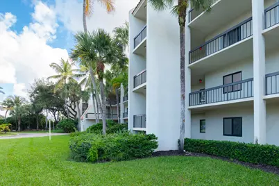 3050 Presidential Way, Unit #403, West Palm Beach, FL 33401 - Photo 2