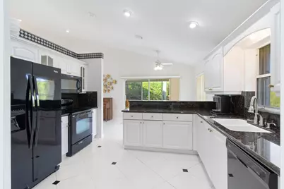 7291 Falls Road E, Boynton Beach, FL 33437 - Photo 8