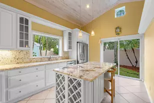 23 Blenheim Ct, Palm Beach Gardens, FL 33418 - Photo 4