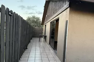 1389 Pines Ln, West Palm Beach, FL 33415 - Photo 18