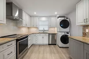 3040 Lake Shore Dr Unit #Ph 2, Riviera Beach, FL 33404 - Photo 6