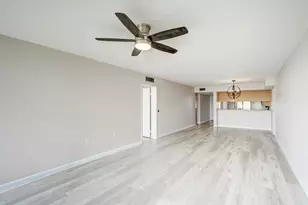 2561 Village Blvd, West Palm Beach, FL 33409 - Photo 18