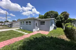 840 W 1st St, Riviera Beach, FL 33404 - Photo 2