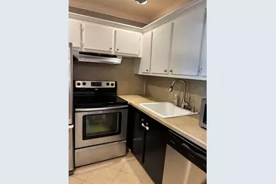 87 Windsor D, West Palm Beach, FL 33417 - Photo 8