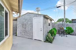 5713 Briarwood St, Mangonia Park, FL 33407 - Photo 38
