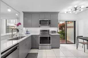 10423 S Circle Lake Dr, Boynton Beach, FL 33437 - Photo 8