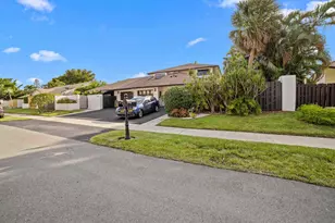 232 SW 28th Ave, Delray Beach, FL 33445 - Photo 2