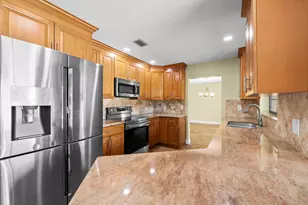 6361 Hollandaire Dr E, Boca Raton, FL 33433 - Photo 6