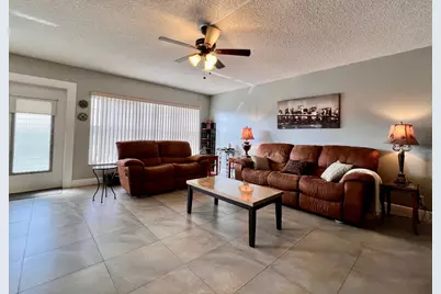 303 Wellington C, West Palm Beach, FL 33417 - Photo 6