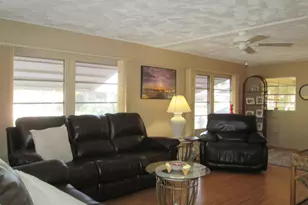 6403 S Elm Ln, Lantana, FL 33462 - Photo 10