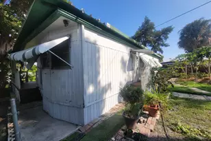 4882 S Katrina Cir, West Palm Beach, FL 33415 - Photo 10