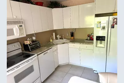 8305 Casa Del Lago, Unit #E, Boca Raton, FL 33433 - Photo 4