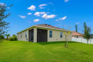 211 NE 20th St, Cape Coral, FL 33909 - Photo 4
