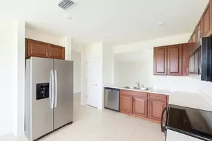 211 NE 20th St, Cape Coral, FL 33909 - Photo 8