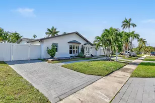 912 SE 15th Ct, Deerfield Beach, FL 33441 - Photo 4