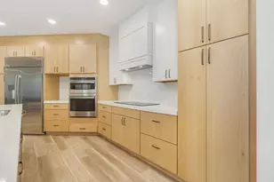 3317 Embassy Dr, West Palm Beach, FL 33401 - Photo 10