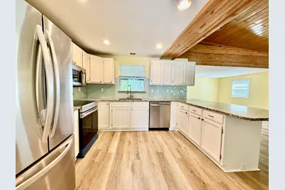 1401 NE Elizabeth Avenue, Jensen Beach, FL 34957 - Photo 4