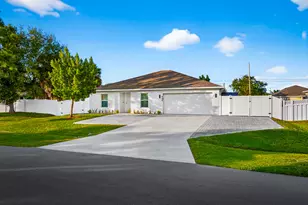 949 SW Fisherman Ave, Port Saint Lucie, FL 34953 - Photo 2