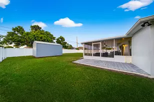 949 SW Fisherman Ave, Port Saint Lucie, FL 34953 - Photo 28