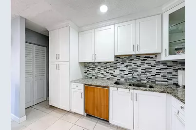 3586 La Playas Court, Unit #D2, Greenacres, FL 33463 - Photo 10