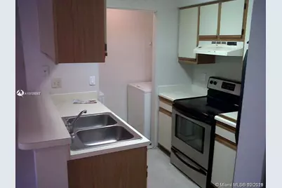 1239 SW 46th Avenue, Unit #906, Pompano Beach, FL 33069 - Photo 4